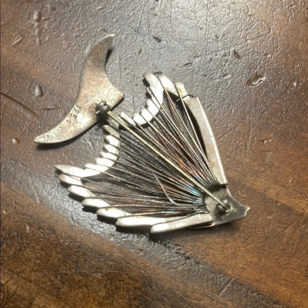 Vintage silver Fish-Shaped pin